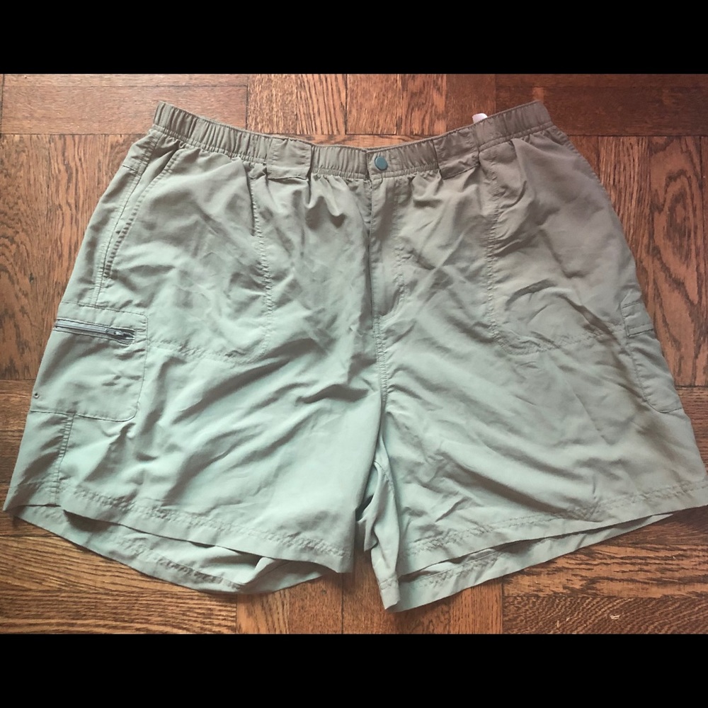 Columbia Elastic Waist Shorts. Quick Dry.